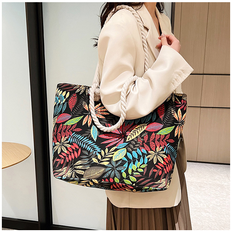 Women's Medium Canvas Geometric Stripe Streetwear Sewing Thread Square Zipper Tote Bag display picture 31