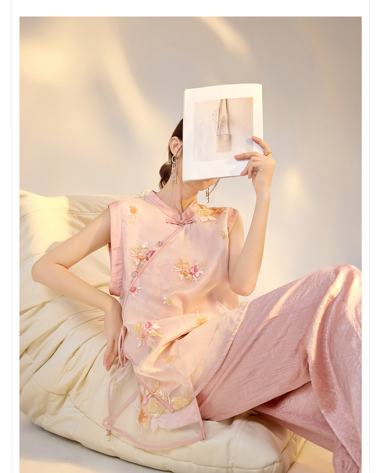 Áo vest lụa thêu hoa dành cho nữ — Màu hồng chi tiết 5