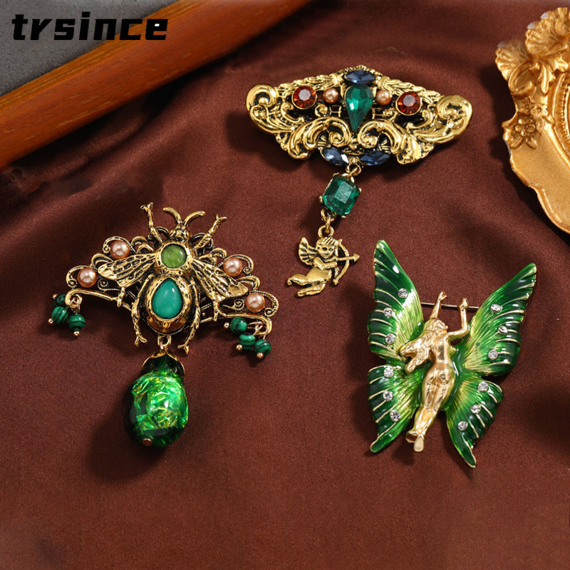 Vintage green crystal pendant brooch luxury tassel butterfly bee pin exquisite hollow vintage brooch wholesale