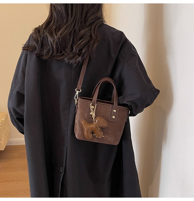 2024 New Popular Small Bag This Year Women's Fashion Versatile One Shoulder Crossbody Bag Retro Small Handheld Bucket Bag_voghion.com