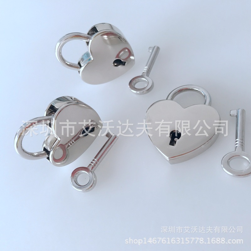 厂家直销小号心形金属锁扣带钥匙五金锁景区许愿祈福五金挂锁