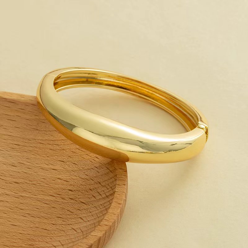 Europa y los Estados Unidos lujo transfronterizo diseño ligero de la industria pesada sensación pulsera metálica brillante abertura pulsera geometría minimalista personalidad amplia joyas