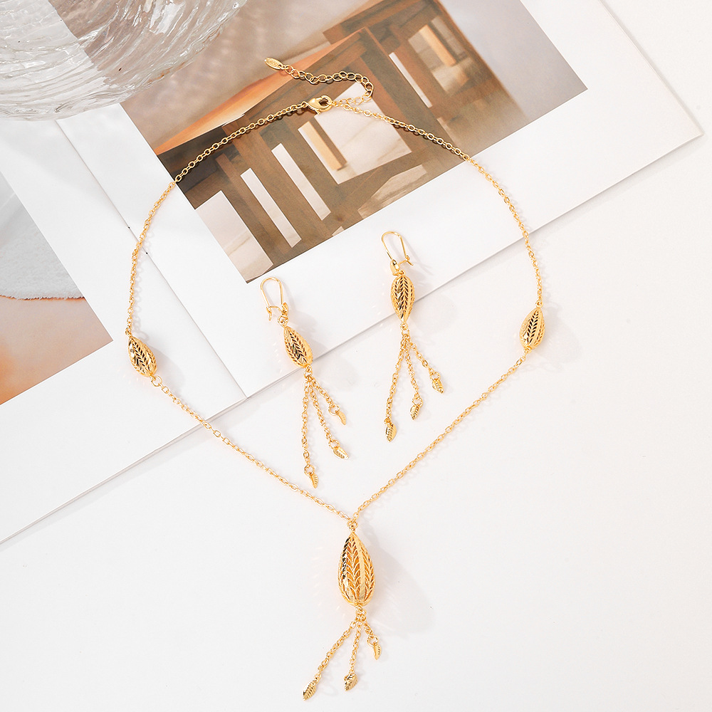 Explosiones transfronterizas opciones aretes collar conjunto de joyas de moda para mujeres colgantes de orejas de dos piezas conjunto de joyas exquisitas