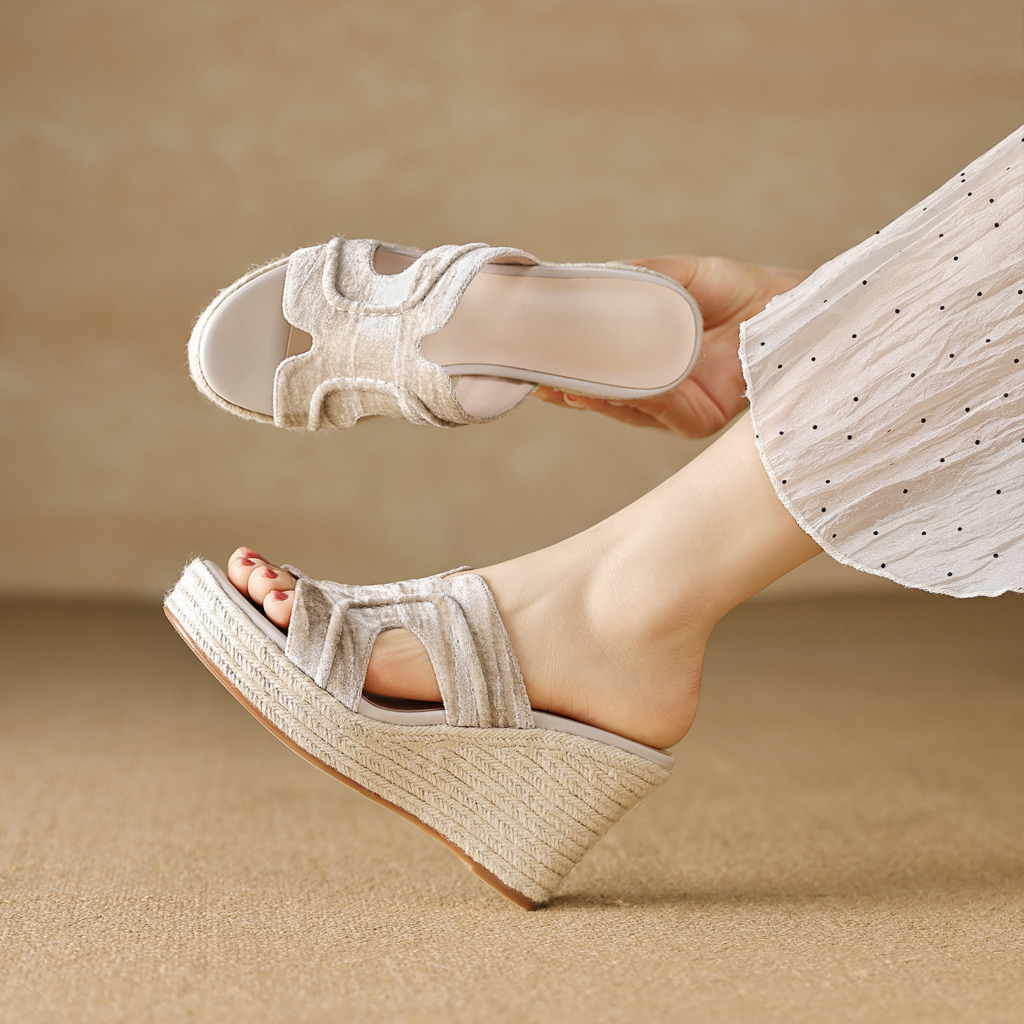 Sandal cao gót nữ đế xuồng phong cách Bohemian, quai ngang đan mây, gót 9 cm — màu đen, màu mơ