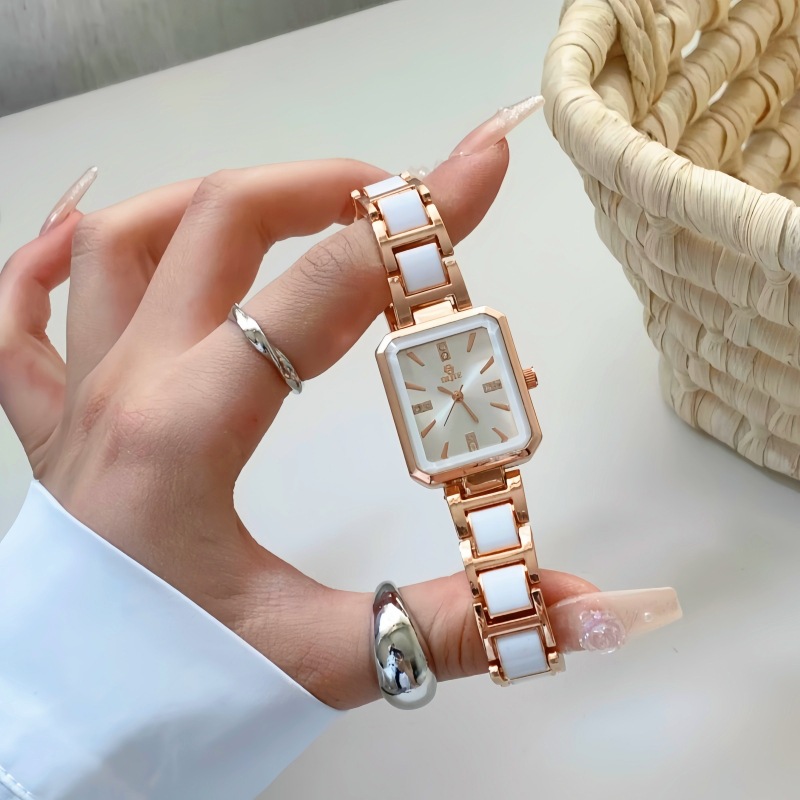 fashionable women‘s new watch with niche temperament， diamond-studded， waterproof， small square bracelet watch， quartz watch， light luxury wristwatch