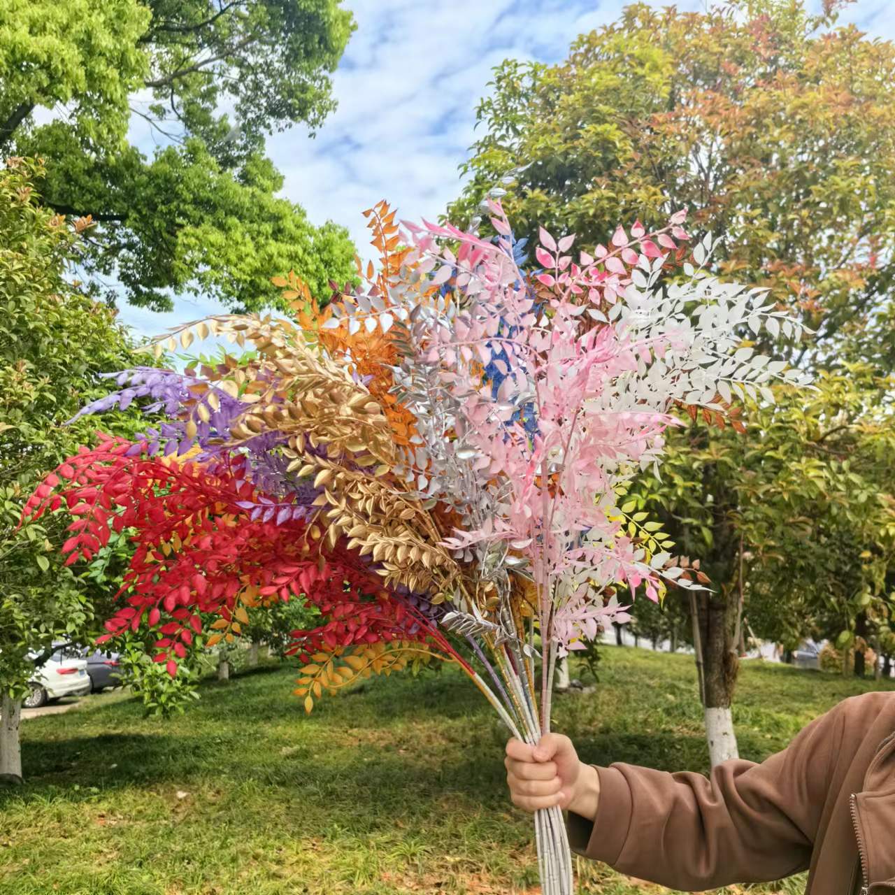 New Sandalwood Leaf Simulated Plastic Flower Wedding Ceiling Flower Tan Leaf Road Lead Flower Row Wedding Hall Set Sandalwood Leaf Wholesale