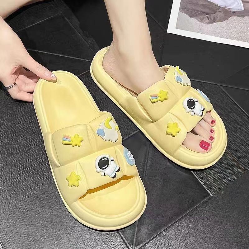 Step on the shit feeling slippers female summer outside wearing new high value indoor home Bath non-slip lovers a word cool slippers