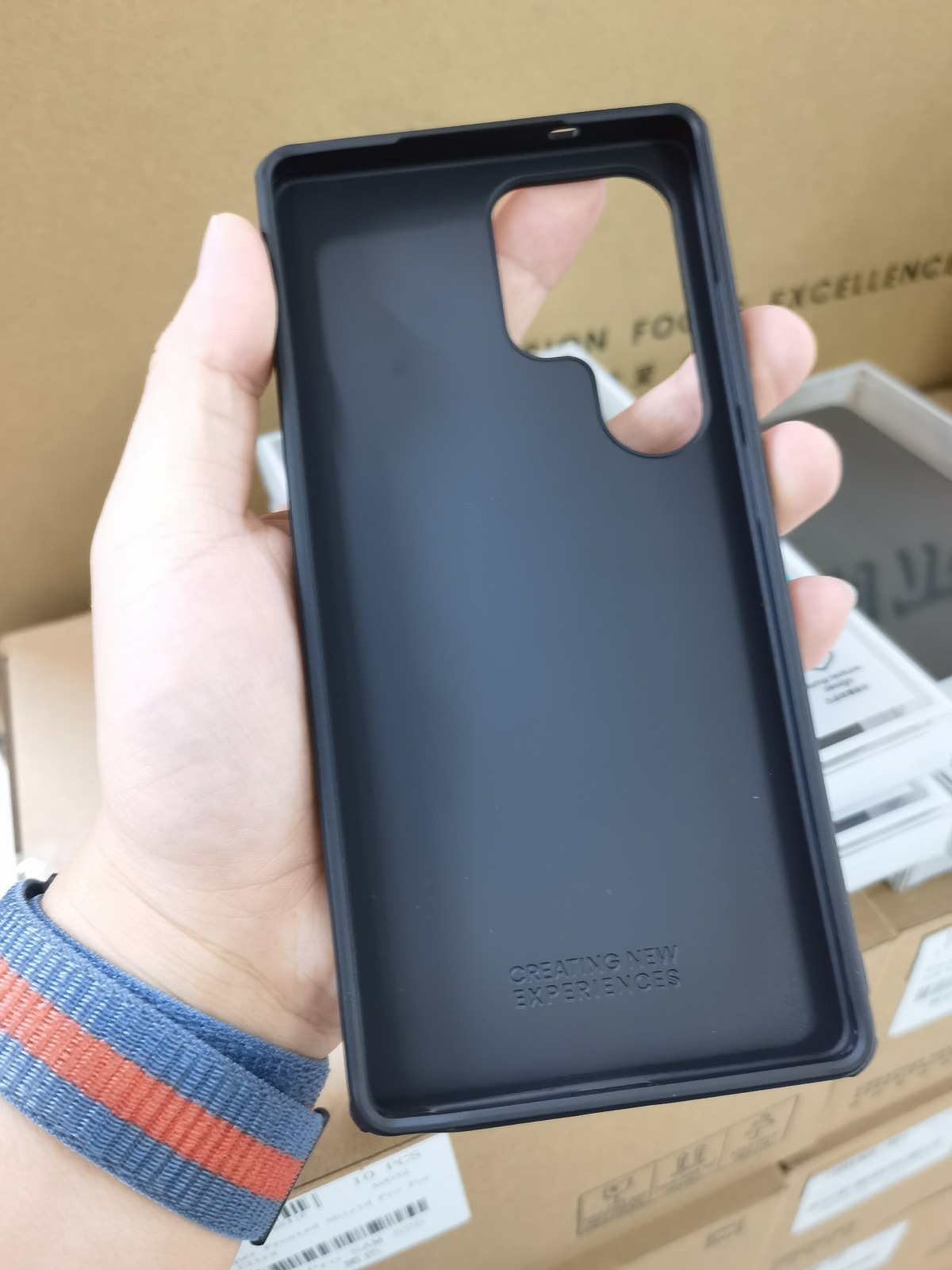Ốp lưng Nillkin chống rơi mờ nhám Pro cho Samsung S25 Ultra — Shield PRO màu đen, Lá chắn PRO màu xanh lam, Lá chắn PRO màu đỏ, Samsung S25 chi tiết 16