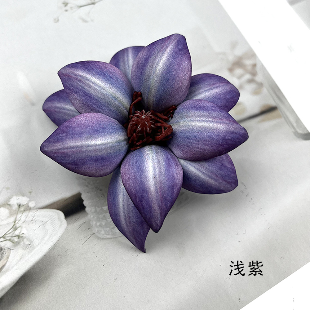 Simulación de flores eva mano