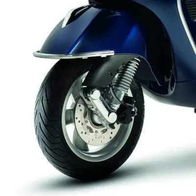 Vespa Spring Sprint 150, black — Motorcycle bumper - original-factory-150-chrome-plated-mud-bar