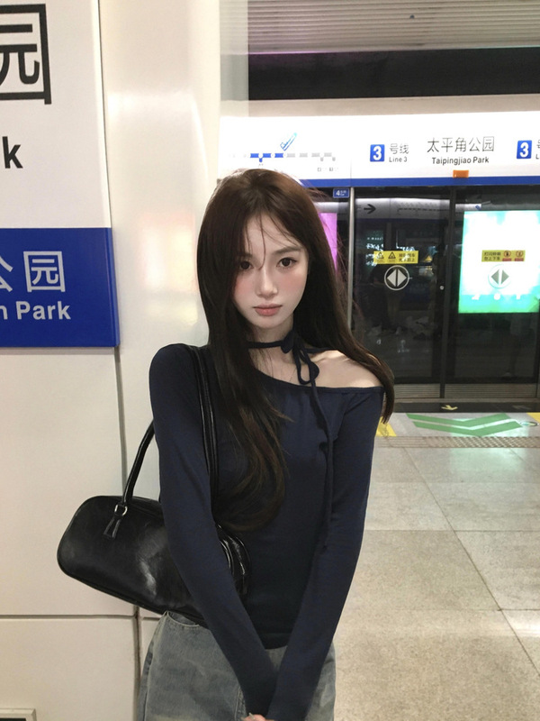 韩里韩气绝美斜肩长袖t恤女早秋季单穿独特挂脖超好看打底衫上衣|undefined
