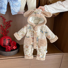 婴儿衣服秋冬装女宝宝加绒夹棉连体衣秋冬外穿满月百天哈衣爬爬服