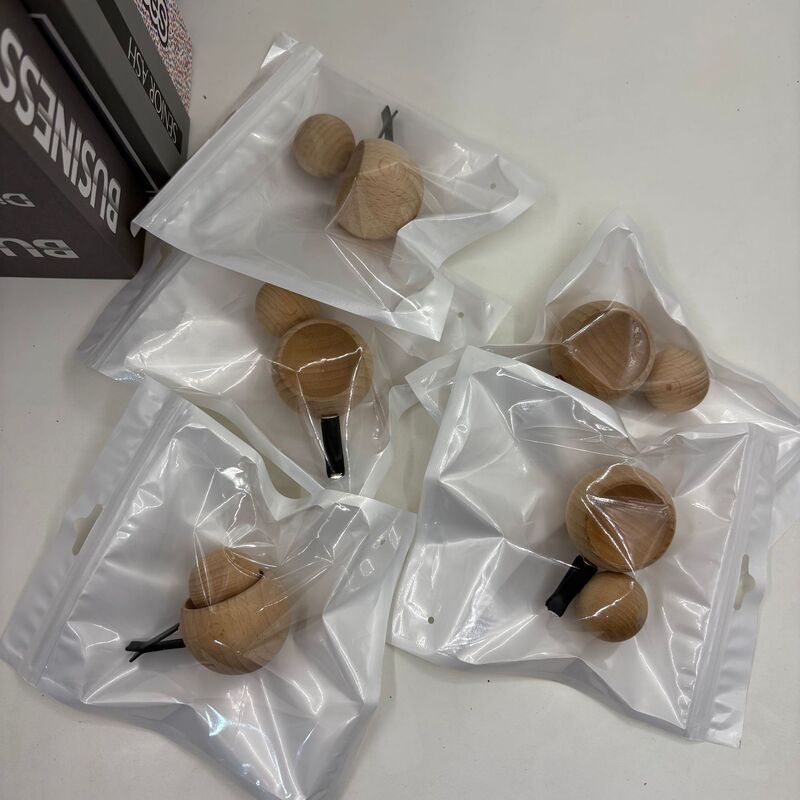 跨境爆品扩香木车载空调出风口香氛香水摆件车用胡桃木香薰车内持|undefined
