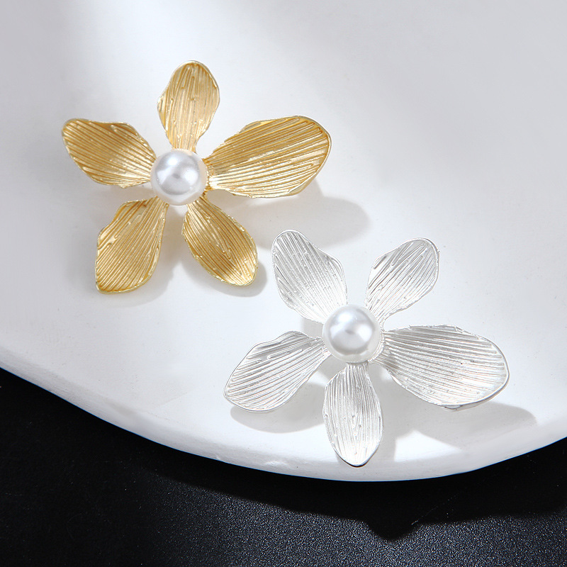 Brooches Classification Retro Pin Flower Alloy Plating Inlay Pearl Women's Brooches