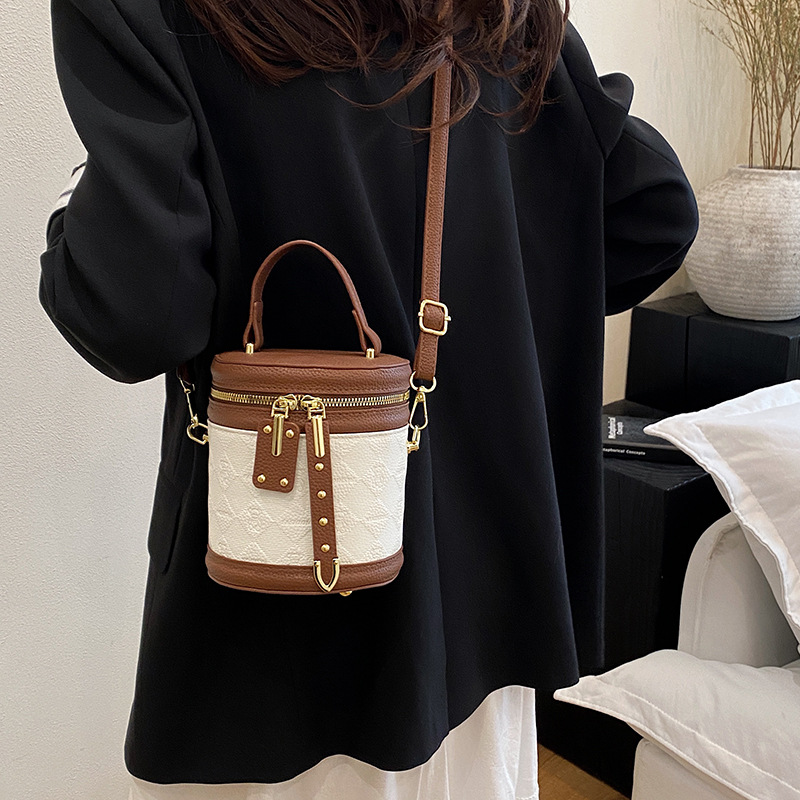 2026 new product: Maillard-colored bucket bag, large-capacity cosmetic case, versatile and waterproof handbag, perfect as a gift
