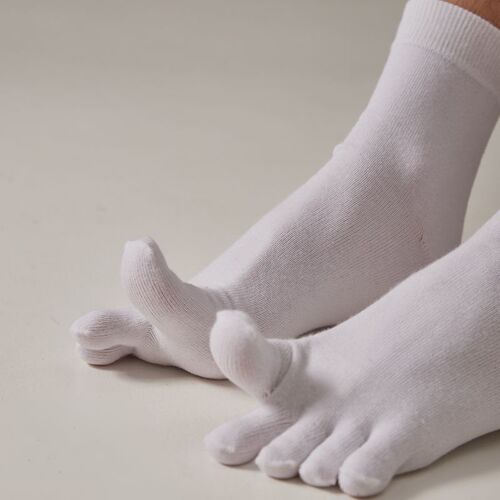 Wholesale new Japanese and Korean five-toe socks men's five-toe socks cotton mid-calf split-toe socks sweat-absorbent four-season sports socks large size