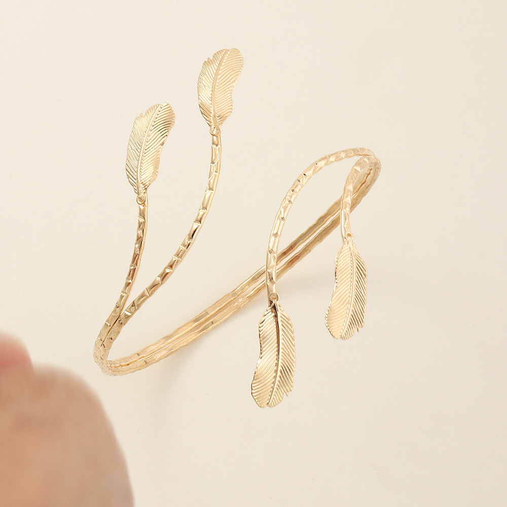 24g Weight Alloy Pendant Material No Inlaid Inlay Material arm bracelet Classification Alloy Chain Material Anniversary, Business, Travel Occasion Alloy Material Geometric Pattern All Seasons Season Women'S Gender Fashion Style Fashion Hollow Geometric Pattern Butterfly Leaf Alloy Bracelet 14