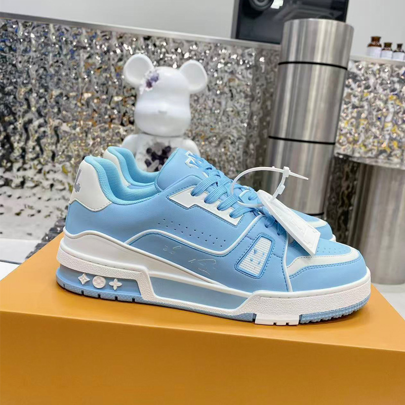 Zapatos de moda europeos Guangzhou de alta versión驴 entrenador zapatos deportivos ociosos de cuero universal para hombres y mujeres