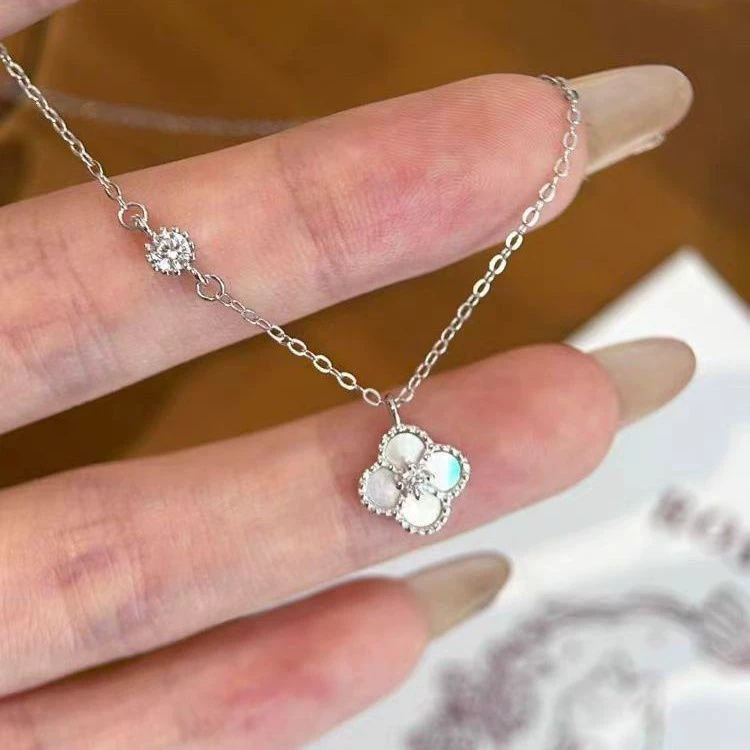 П pendant цепочка для ключицы?