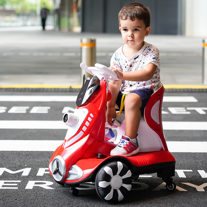 Coche de equilibrio eléctrico para niños con máquina de burbujas, juguete de control remoto para niños y niñas, coche de deriva de cuatro ruedas para bebés