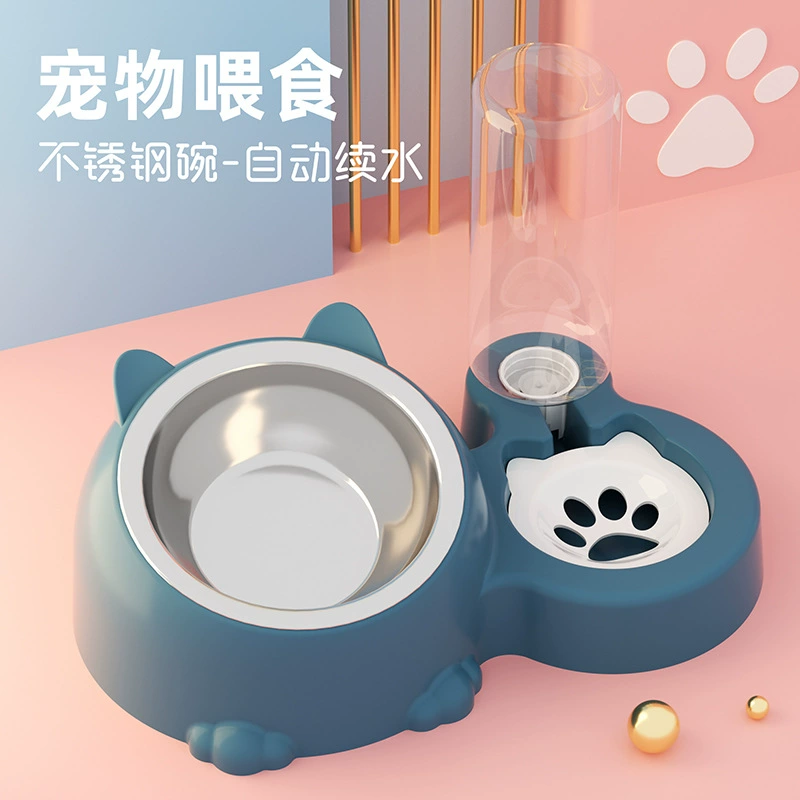 Кошачья чаша с водой и едой