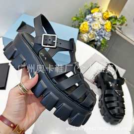 24夏季松糕厚底三角标橡胶编织凉鞋齿轮粗跟圆头增高罗马包头女鞋