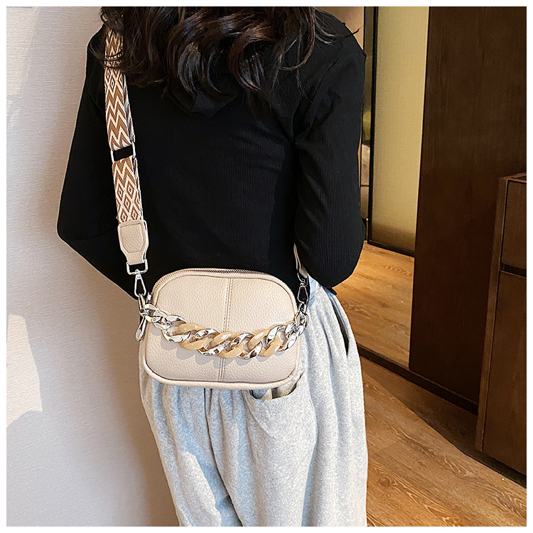 Women's Small All Seasons Pu Leather Solid Color Streetwear Chain Square Zipper Shoulder Bag display picture 5