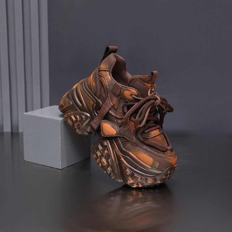 Zapatos de pop con suela gruesa aumentada 2026 otoño y invierno nuevos zapatos deportivos retro de color pulido o casuales