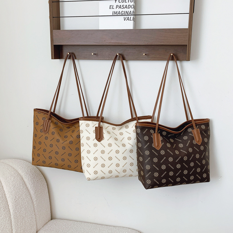 Sentido de la moda casual, bolso grande con estampado retro, nuevo bolso de hombro de gran capacidad para mujer, bolso portátil de moda