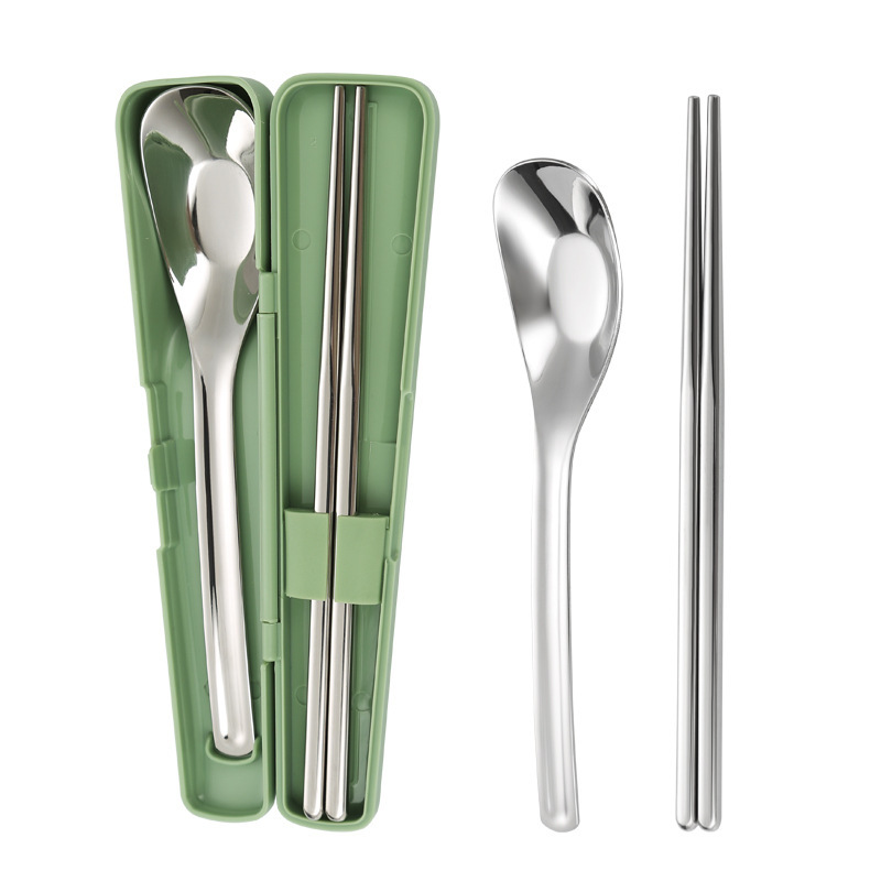 아보카도 그린 슈트