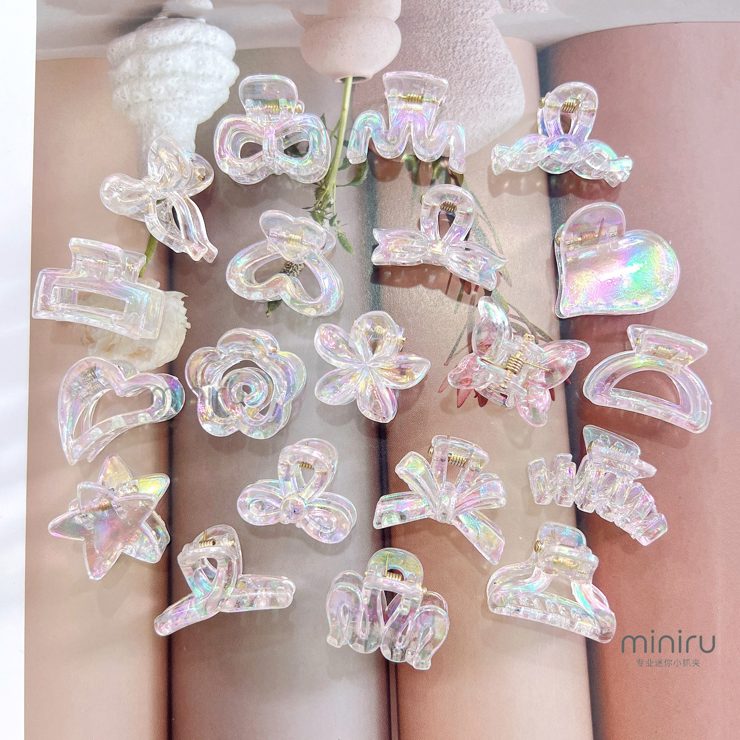 Electroplated transparent AB color small hair clip, iridescent mermaid-style, cute and sweet, elegant hair accessory for girls, small size, suitable for bangs and loose strands of hair