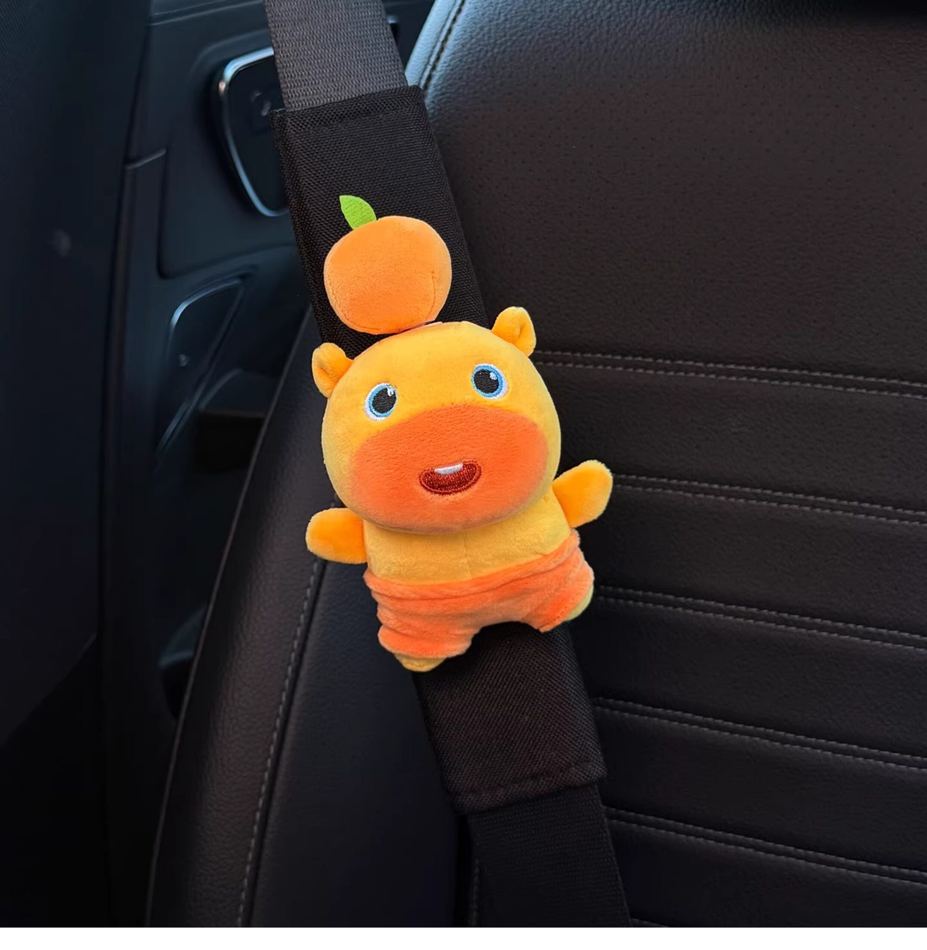 Capybara Lulu Car Seatbelt Shoulder Pads, Car Seatbelt Decoration, Anti-Wear Clothing, Cute Couple Set