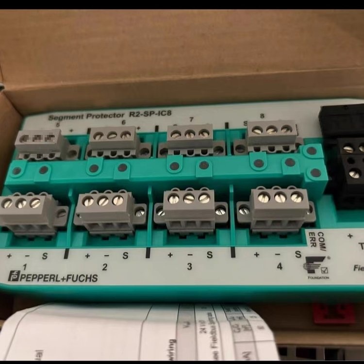 UC500-30GM70-IE2R2-K-V15UC500-30GM70-IE2R2-V15 超声波传感器