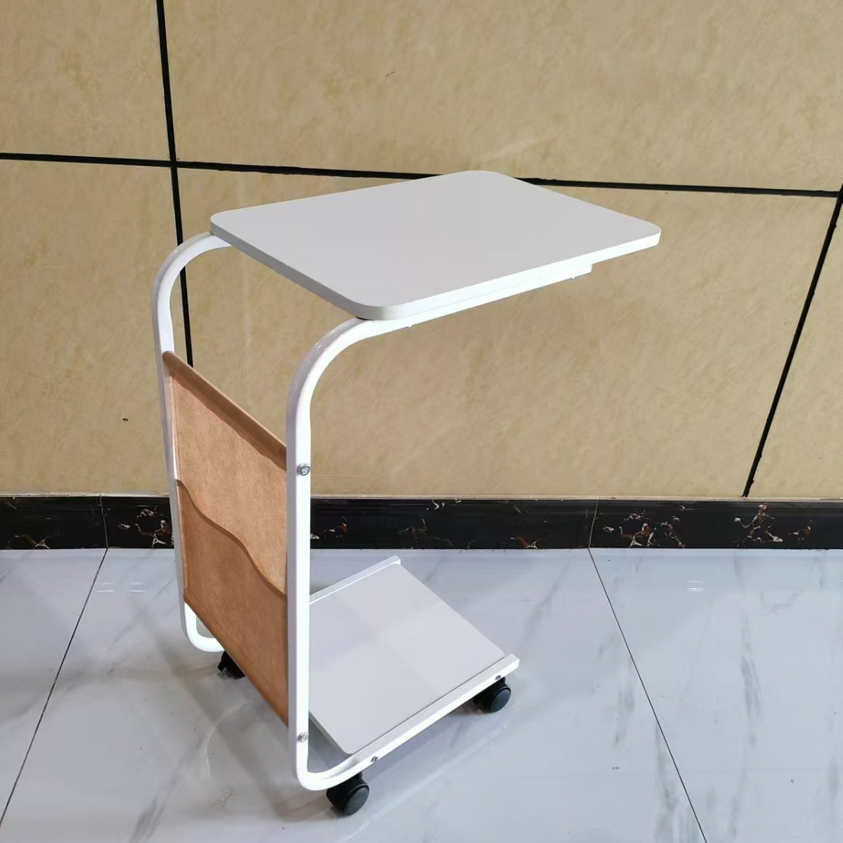 Mesa de cabecera móvil transfronteriza mesa de té doméstica moderna y simple estante de almacenamiento de dormitorio mesa de computadora portátil mesa de cabecera
