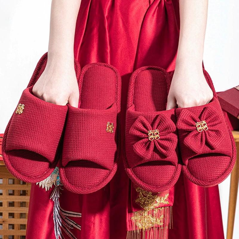 Тапочки женские летние Красные праздничные года высококачественные легкие Роскошные сопровождающие свадебные тапочки для невесты и невесты свадебной пары