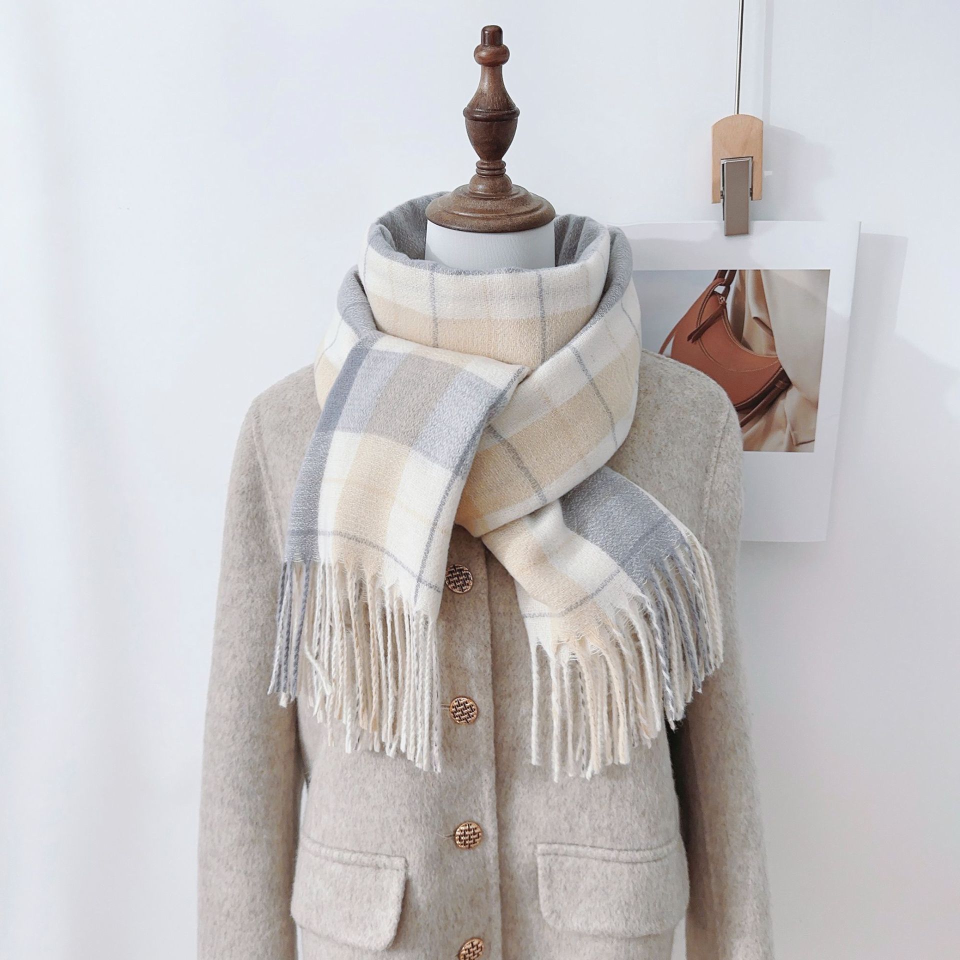 Inglés estilo coreano bufandas de moda a cuadros imitación de cachemira gruesa calentamiento a prueba de frío cuello bordilla doble uso chal