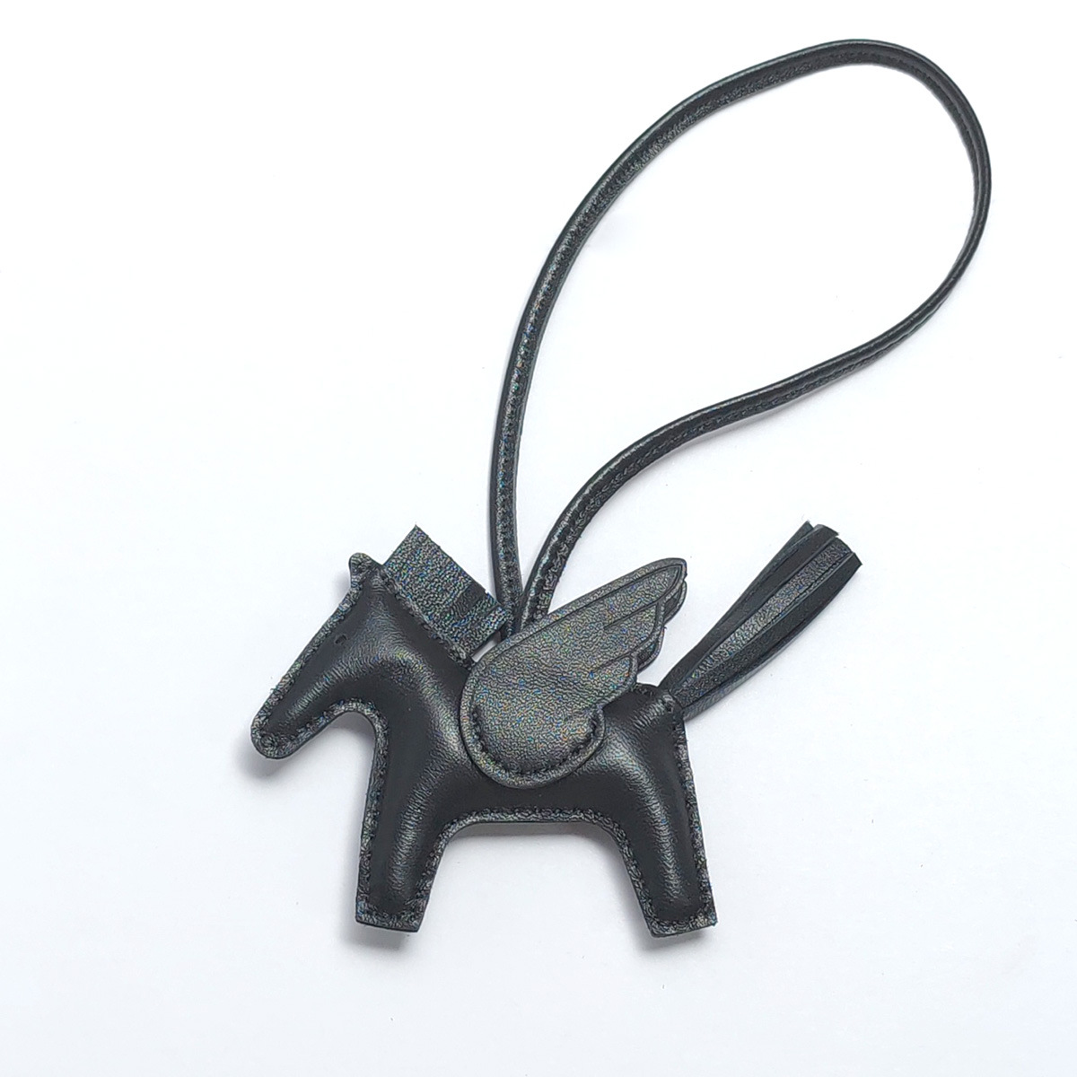 Cute Angel Little Pegasus Colgante Pit Edition H Home Colgante de bolso de caballo cosido a mano Colgante de cuero de oveja Llavero Colgante