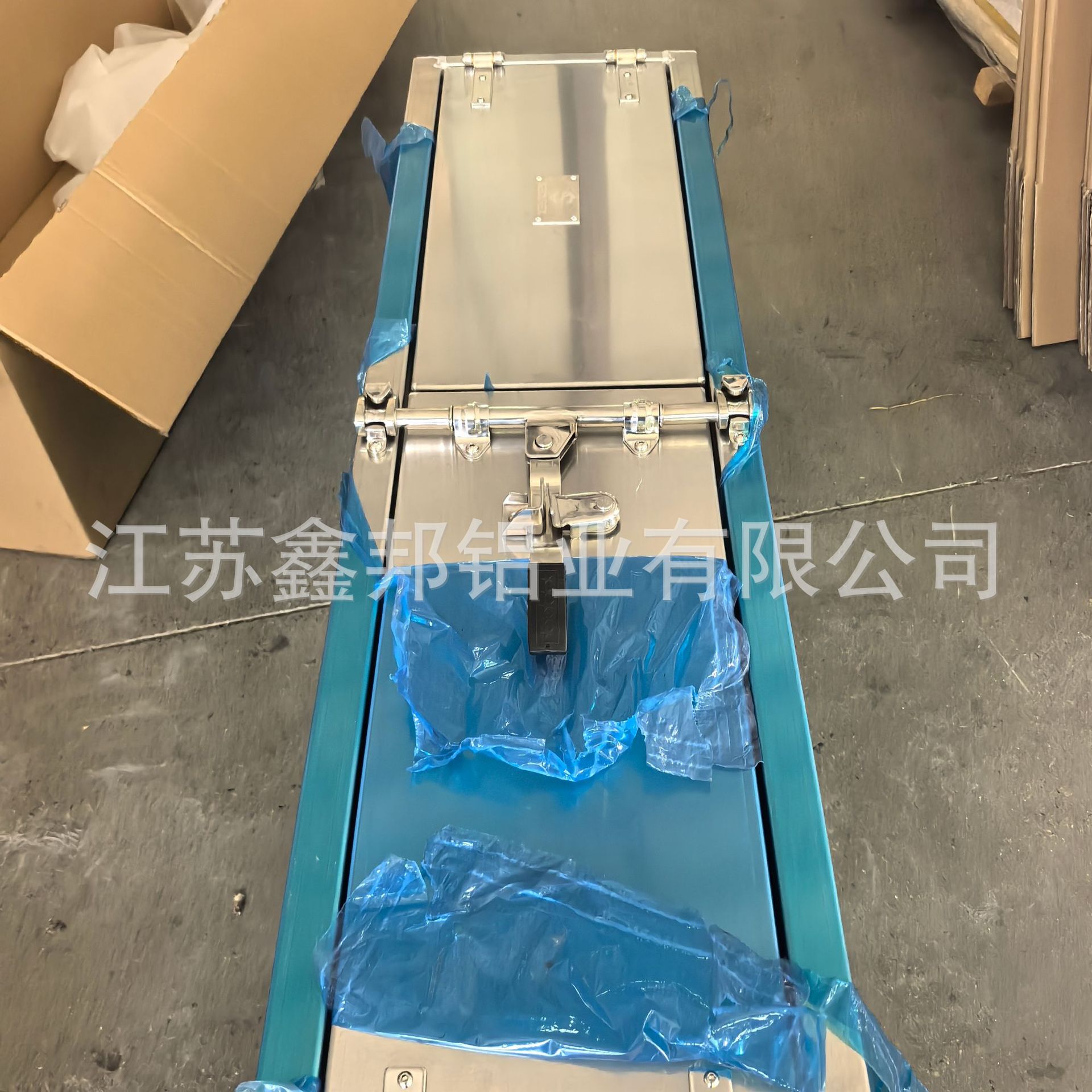 铝合金对开门工具箱定制18