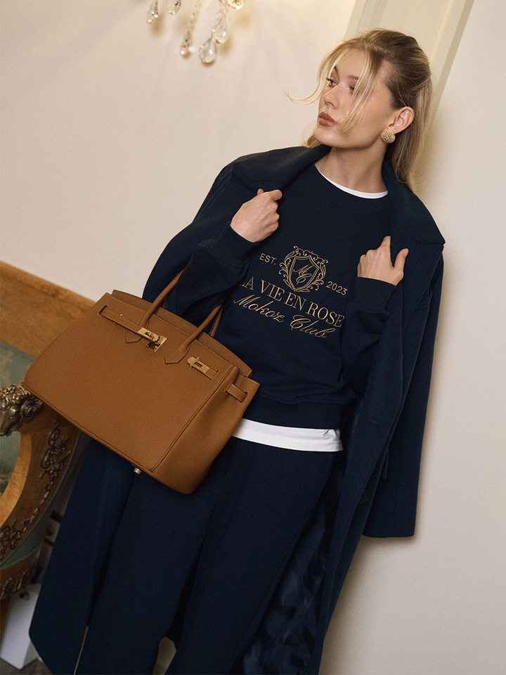 Bộ đôi áo nỉ thêu và quần dài nữ phong cách casual — Màu trắng nhạt, Màu xanh hải quân, màu xám, nâu sẫm chi tiết 38
