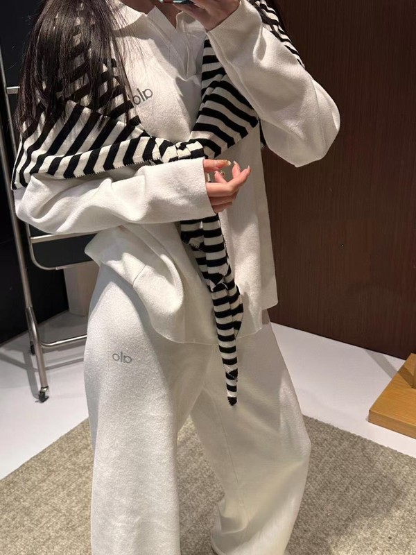 Alo早秋老钱风套装Polo领针织套头衫阔腿长裤两件套针织套装|undefined