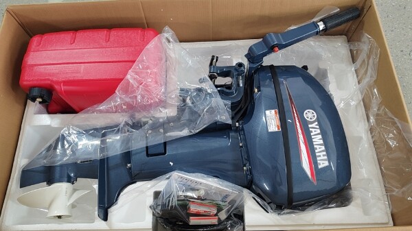 Manual Water-Cooled Two-Stroke 9.9, 15 Horsepower Marine Engine Outboard Motor, Used for Long-Stemmed Boats