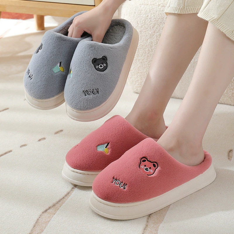 Хлопковые Тапочки женские зимние Новые Домашние Нескользящие теплые плюшевые тапочки с толстой подошвой и вышивкой для пар с героями мультфильмов мужские Тапочки