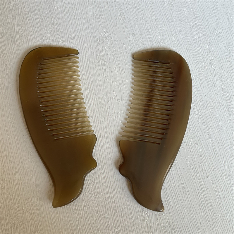 Natural Horn Peach Heart Comb Small Fish Comb Textured Craft Comb Thick Gift Box Comb 10-15CM overview