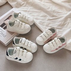 女童鞋子小白鞋2025新款春秋运动鞋儿童板鞋幼儿园休闲男童软底鞋