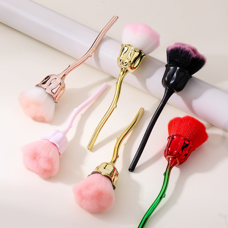 新しいネイルのバラの花のブラシのネイルのほこり取りブラシの柔らかい毛のブラシの多種の色は任意でネイルのツールの清潔なブラシを使います。|undefined