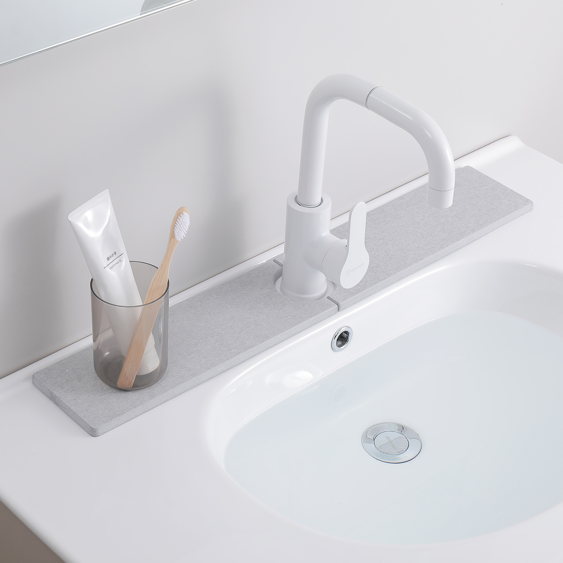 밝은 회색 광택 표면