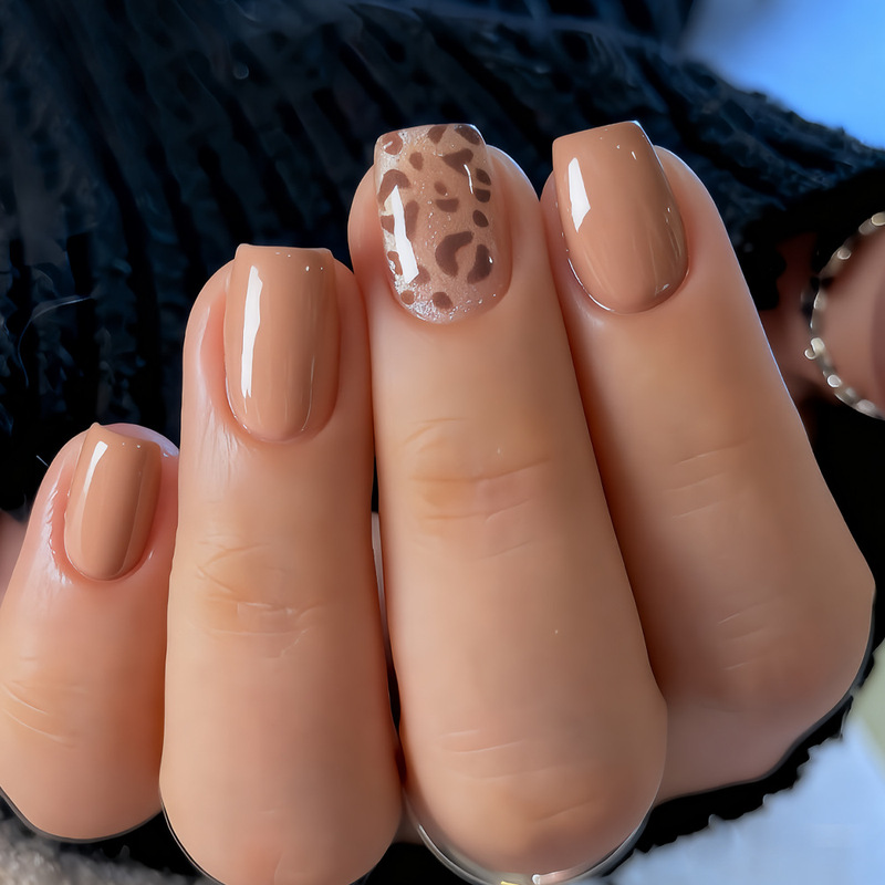 Cross-Border Short Square Classic Versatile Glossy Fake Nails Elegant Gold Pink Light Brown Glitter Leopard Print Wearable Nails Cross-Border Short Square Classic Versatile Glossy Fake Nails Elegant Gold Pink Light Brown Glitter Leopard Print Wearable Nails