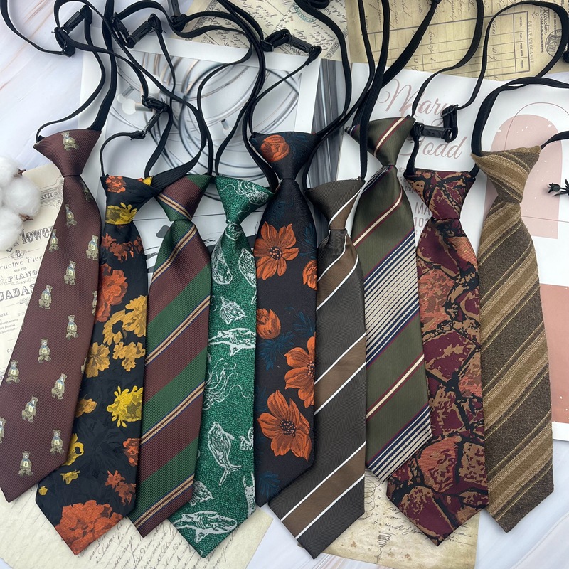 빈티지 넥타이 여성 격자 무늬 빨간색과 녹색 엘크 대학 스타일 무료 넥타이 작은 넥타이 학생 남녀 줄무늬 틈새