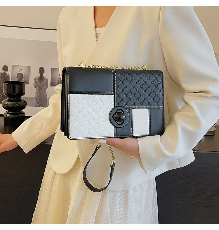 Piccola borsa a tracolla quadrata con catena borsa elegante_voghion.com