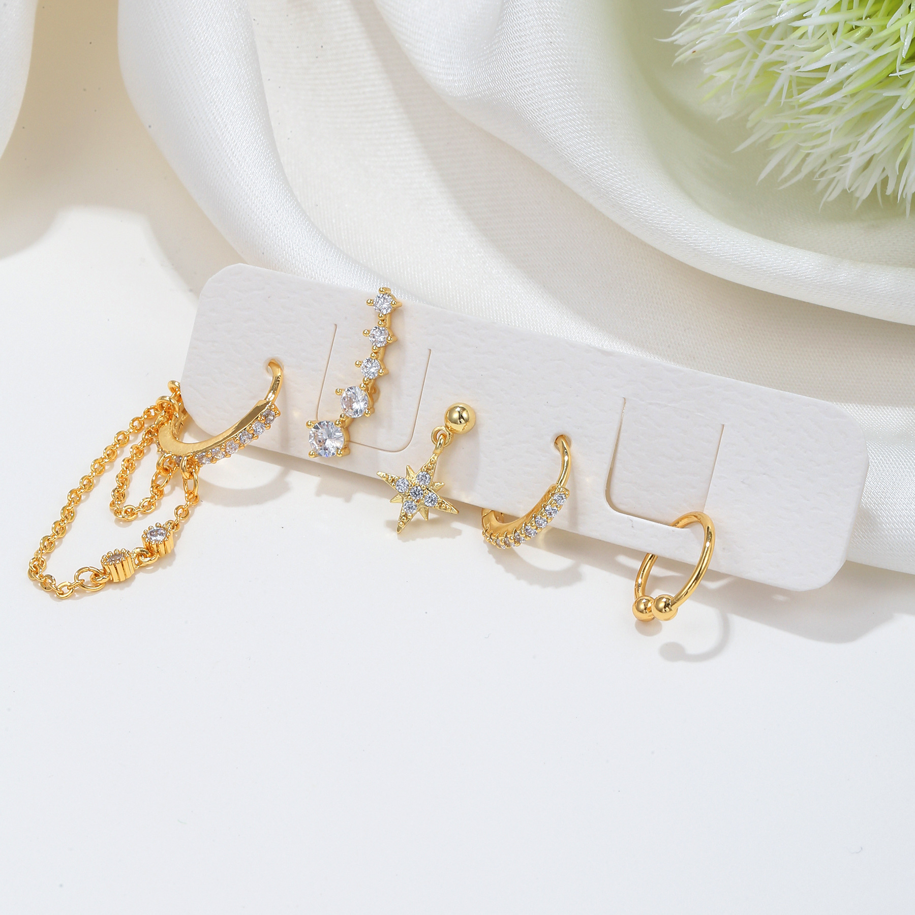 Simple Style Star Copper Inlaid Zircon Earrings 1 Set